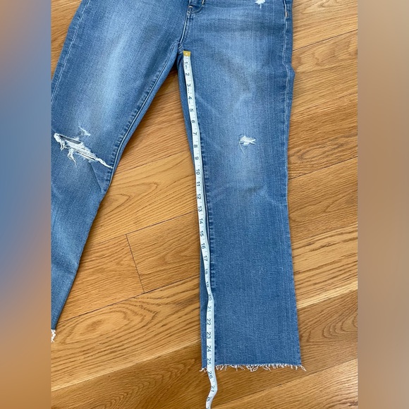 EUC Gap Kick fit jeans. Medium Indigo wash, distressed, raw hem, size 26/2 - Picture 4 of 10